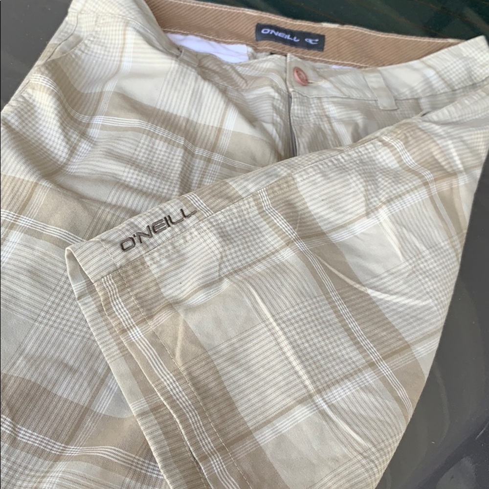 O’Neil plaid shorts size 31 tan